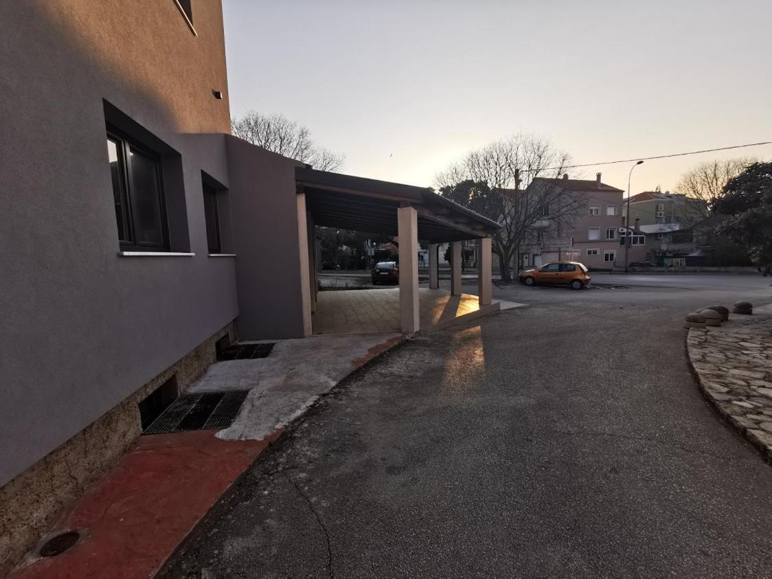 Elizabeta Deluxe Rooms Biograd Na Moru Exterior foto