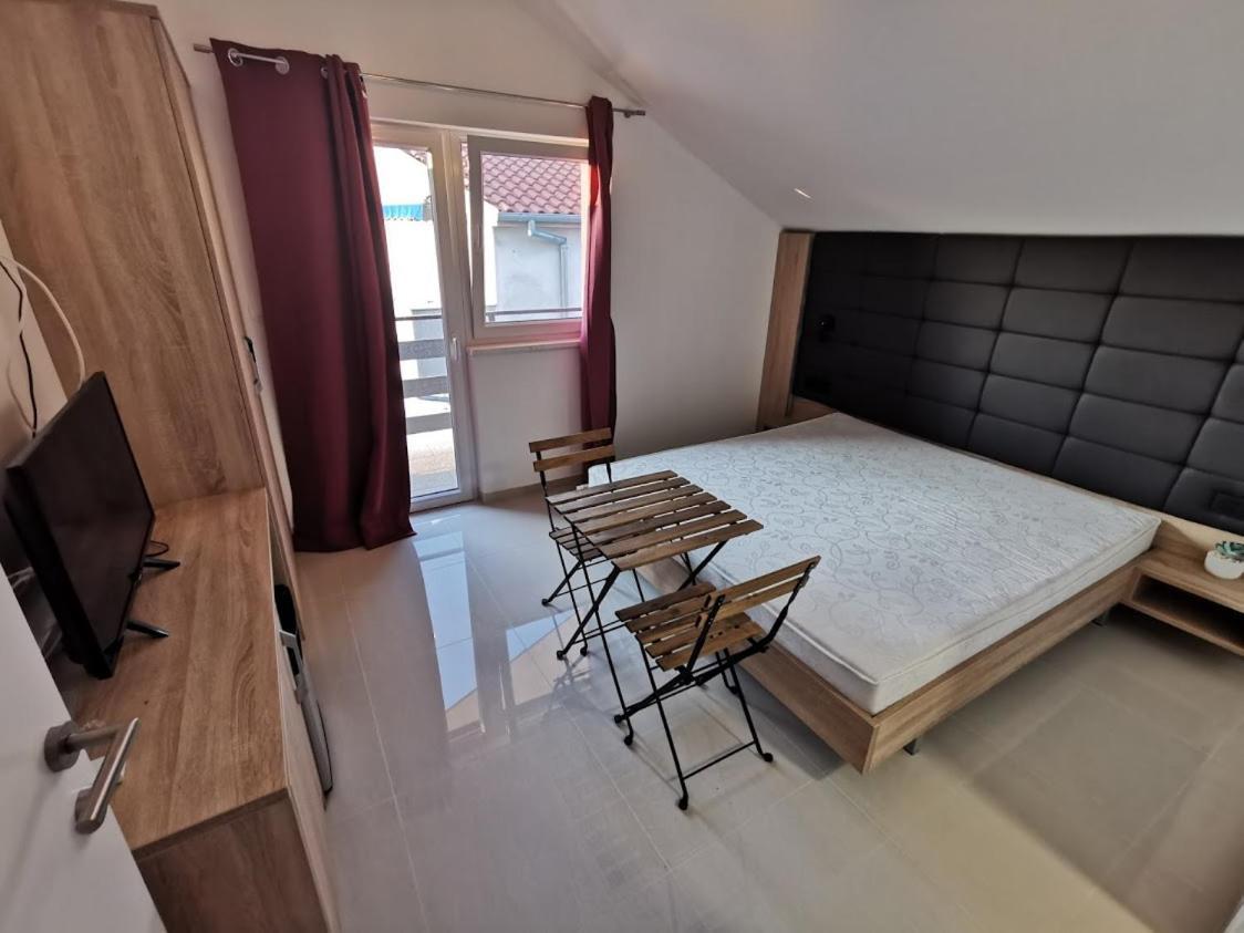 Elizabeta Deluxe Rooms Biograd Na Moru Exterior foto